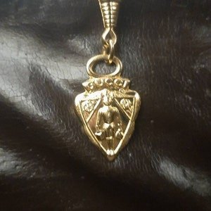 Gucci Gold Crest handbag vintage- Authentic Gucci Vintage Gold tone Key Ring.
