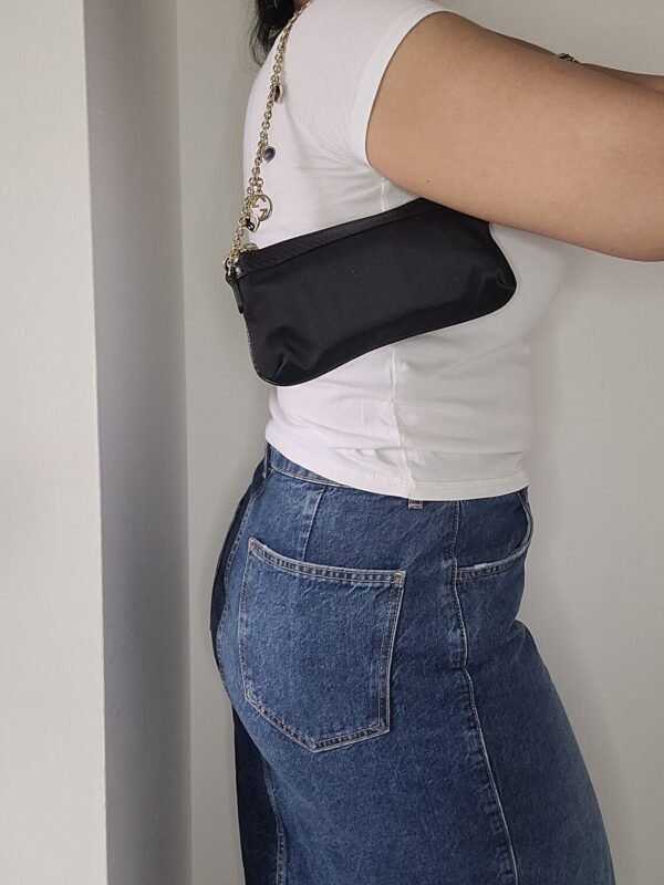 Vintage Gucci Heart chain shoulder black bag.